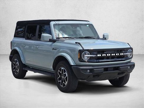 Used 2024 Ford Bronco Outer Banks AWD/4WD image 3