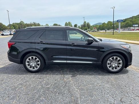 New 2026 Ford Explorer Platinum RWD image 10