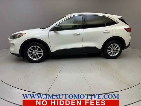 Used 2022 Ford Escape SE FWD image 2