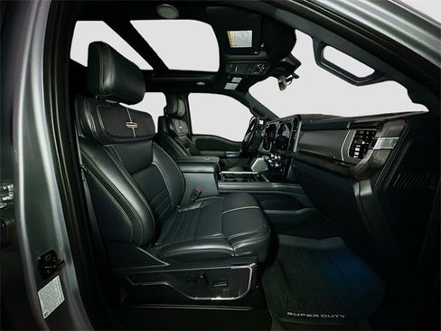 Used 2024 Ford F350 Platinum image 35