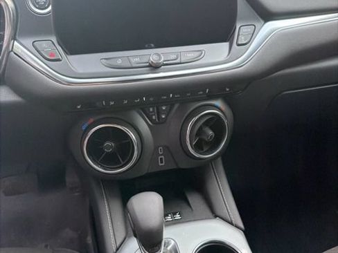 Used 2023 Chevrolet Blazer LT w/ Convenience Package FWD image 6