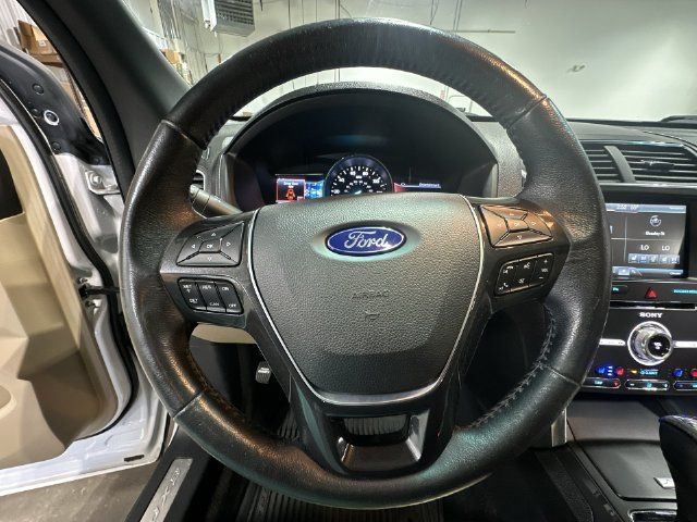 Used 2016 Ford Explorer Limited w/ Equipment Group 301A AWD/4WD image 15