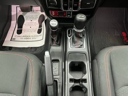 Used 2022 Jeep Wrangler Unlimited Rubicon image 11