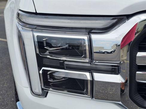 Used 2025 Ford F150 Lariat w/ Equipment Group 501A Mid AWD/4WD image 4