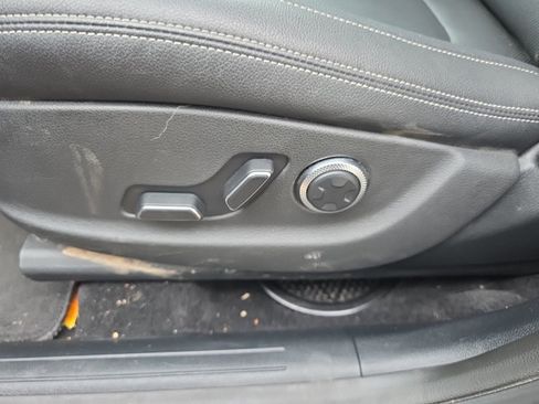 Used 2025 Genesis GV70 2.5T image 14