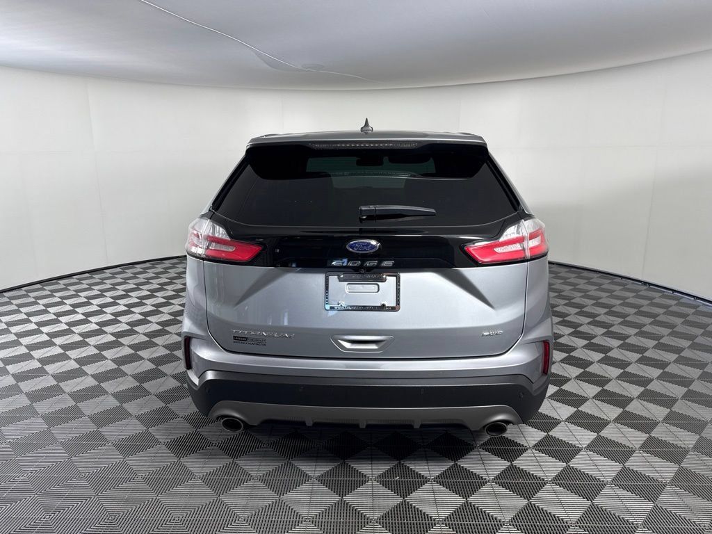 Used 2022 Ford Edge Titanium w/ Cargo Accessory Package AWD/4WD image 4