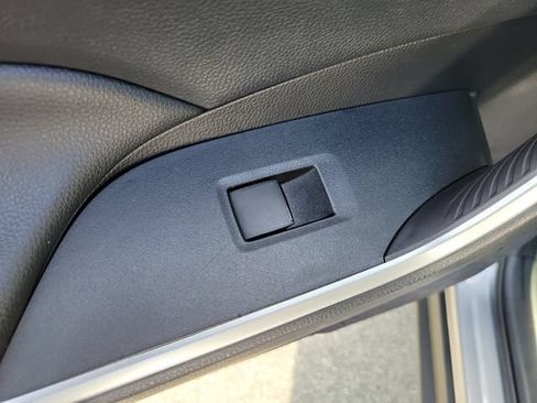 Used 2021 Toyota RAV4 XLE FWD image 21