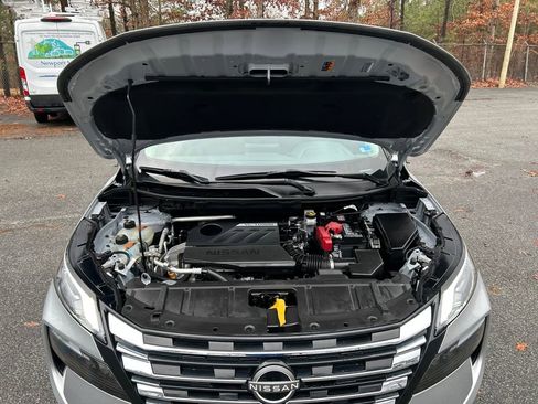 Used 2024 Nissan Rogue SV image 12