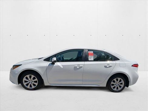New 2025 Toyota Corolla LE FWD image 5