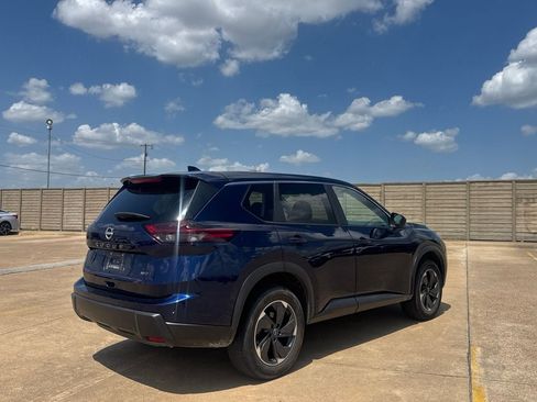 Used 2025 Nissan Rogue SV AWD/4WD image 21