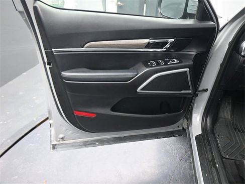 Used 2022 Kia Telluride EX w/ EX Premium Package image 17