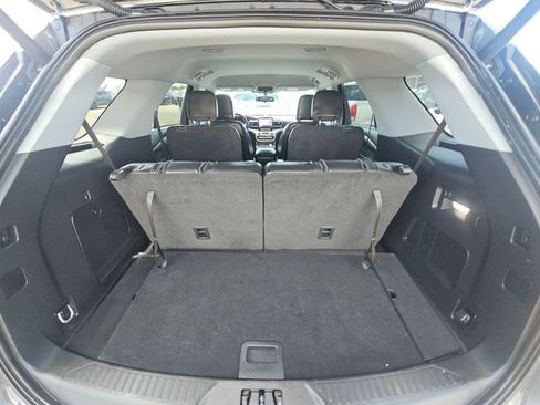 Used 2023 Ford Explorer XLT w/ Equipment Group 202A RWD image 6