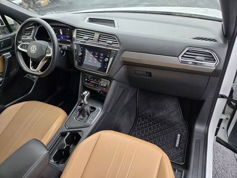 Used 2024 Volkswagen Tiguan SE image 15
