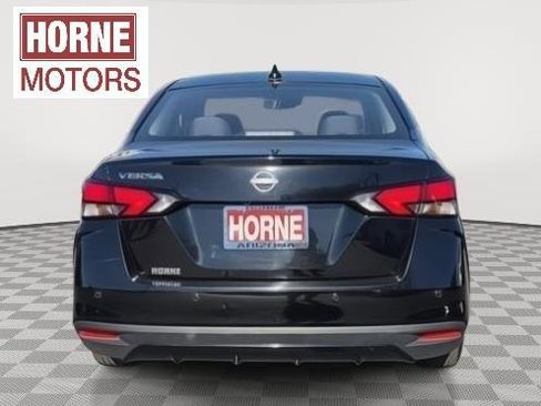 Used 2023 Nissan Versa SV image 7