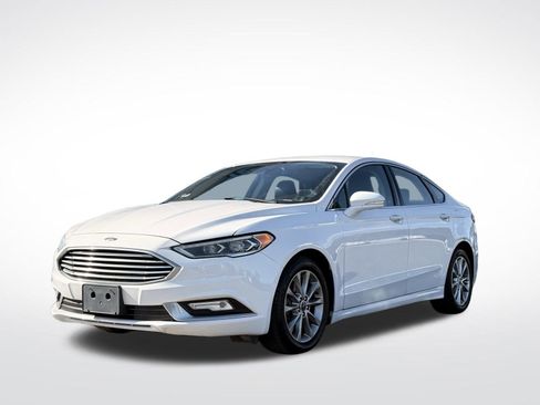 Used 2017 Ford Fusion SE w/ Equipment Group 602A image 13