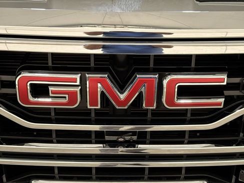 Used 2024 GMC Sierra 1500 SLT w/ SLT Premium Plus Package AWD/4WD image 32