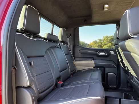 Used 2024 GMC Sierra 1500 AT4X image 28