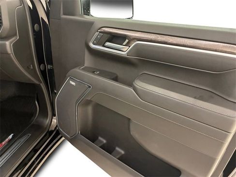 Used 2022 Chevrolet Silverado 1500 LTZ w/ LTZ Premium Package image 15