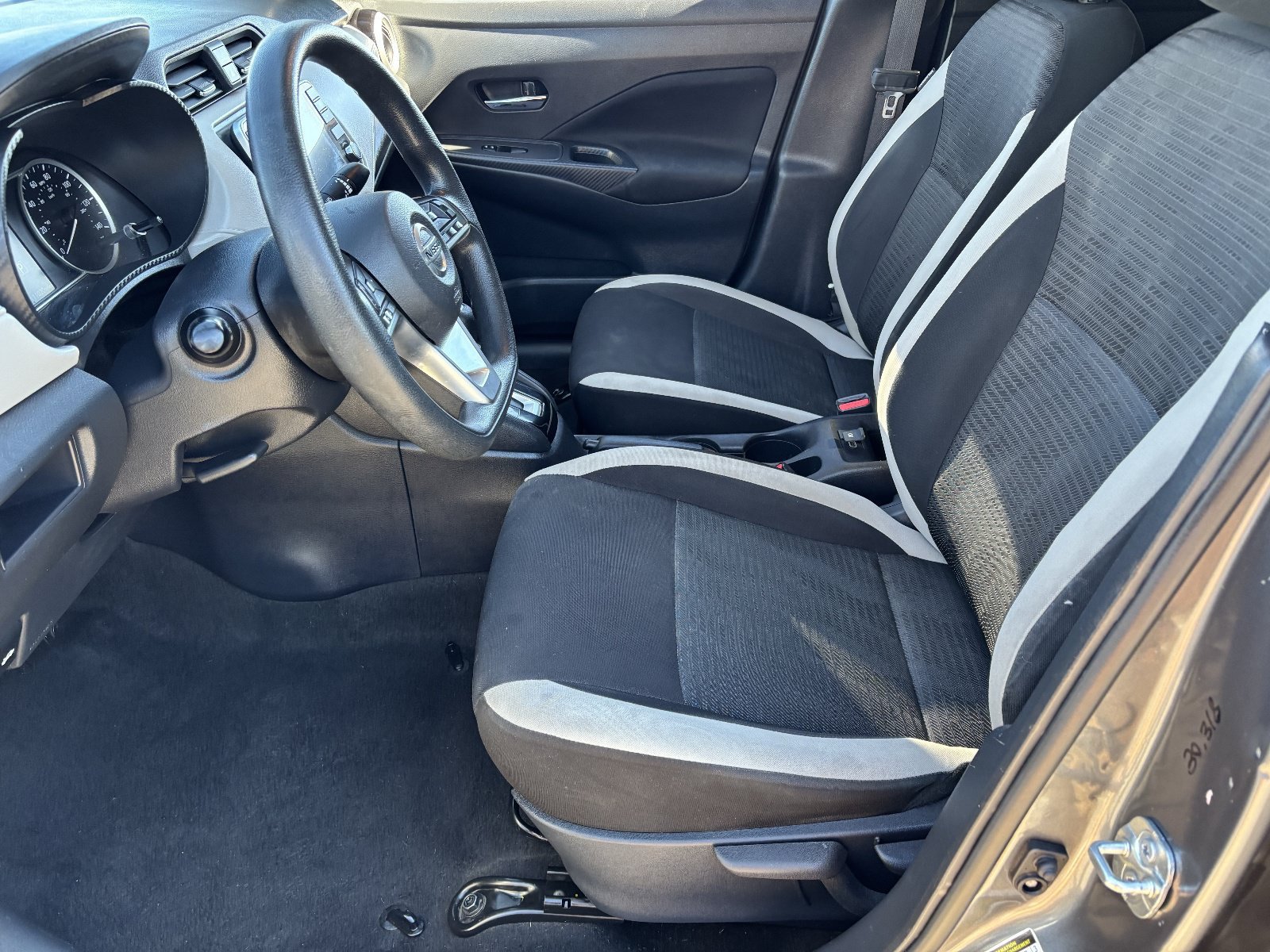 Used 2021 Nissan Versa SV FWD image 19