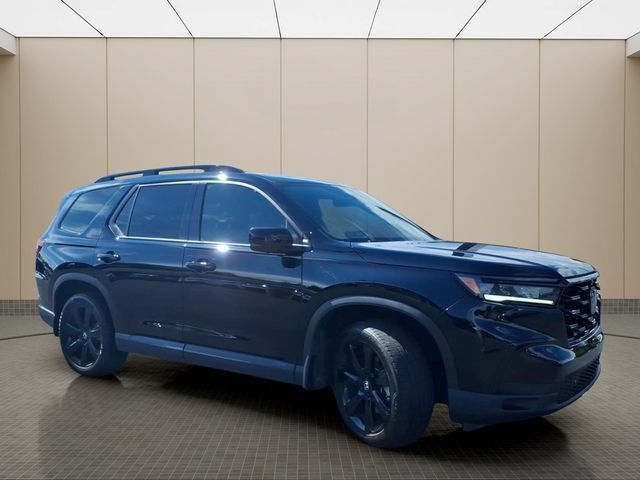 Used 2025 Honda Pilot Black Edition image 5