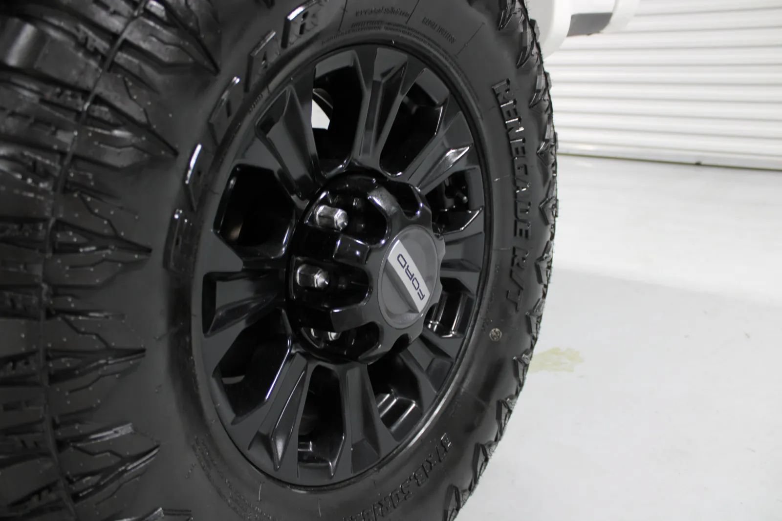 Used 2022 Ford F250 Lariat w/ Tremor Off-Road Package AWD/4WD image 22