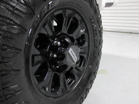 Used 2022 Ford F250 Lariat w/ Tremor Off-Road Package AWD/4WD image 22