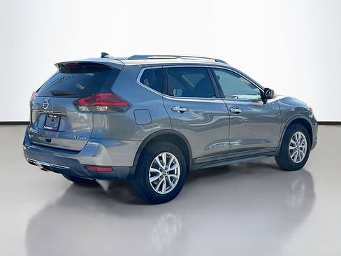 Used 2017 Nissan Rogue SV image 8