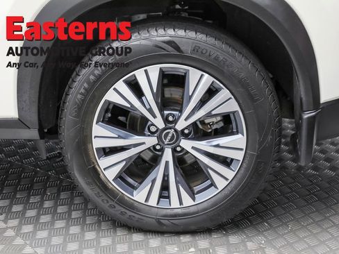 Used 2022 Nissan Rogue SV image 12