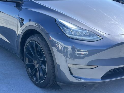 Used 2023 Tesla Model Y AWD image 14