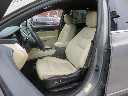 Used 2019 Cadillac XT5 AWD image 10