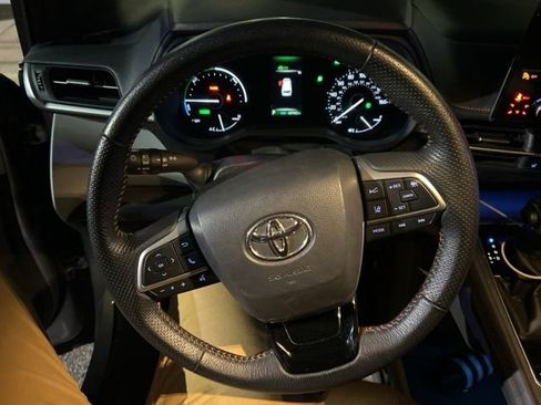 Used 2021 Toyota Sienna XSE image 2