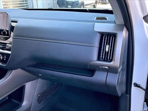 Used 2024 Nissan Pathfinder Platinum w/ Cargo Package image 16