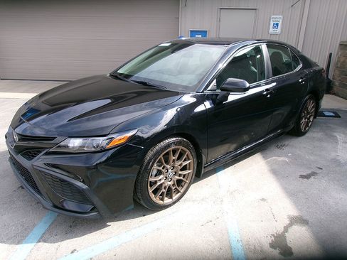 Used 2023 Toyota Camry SE w/ Convenience Package AWD/4WD image 1