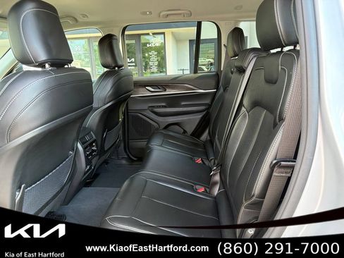 Used 2023 Jeep Grand Cherokee Limited AWD/4WD image 18