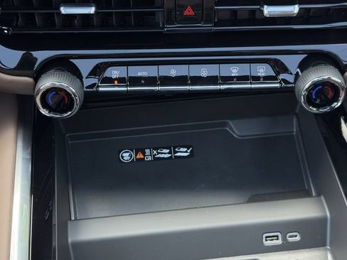 New 2026 Chevrolet Tahoe High Country w/ Sun And Tow Package AWD/4WD image 16