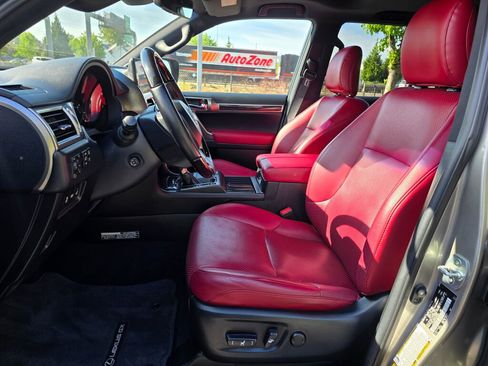 Used 2023 Lexus GX 460 Luxury w/ Sport Design Package AWD/4WD image 12
