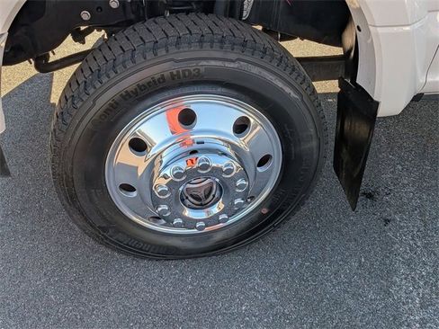 Used 2021 Ford F450 Platinum w/ Camper Package image 10