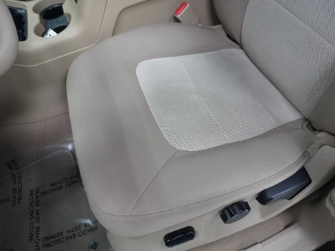 Used 2006 Ford Expedition XLT RWD image 11