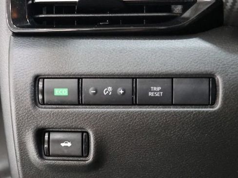 Used 2020 Nissan Sentra SV FWD image 19