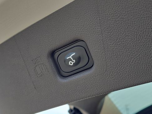 Used 2022 Lincoln Nautilus Reserve AWD/4WD image 8