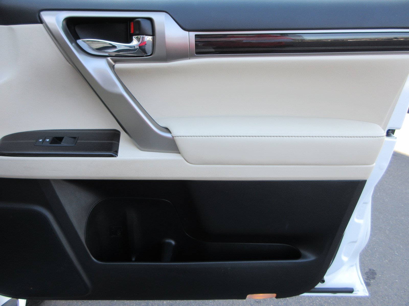 Used 2021 Lexus GX 460 Premium w/ Premium Package AWD/4WD image 25