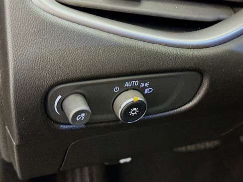 Used 2021 Chevrolet Malibu RS image 17