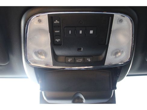 Used 2021 Jeep Grand Cherokee Laredo X image 19