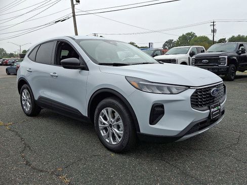 New 2025 Ford Escape Active image 2