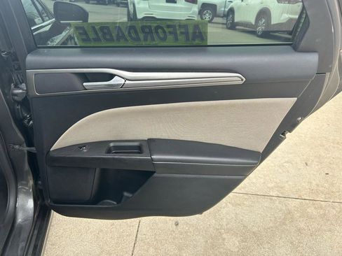 Used 2017 Ford Fusion S FWD image 15