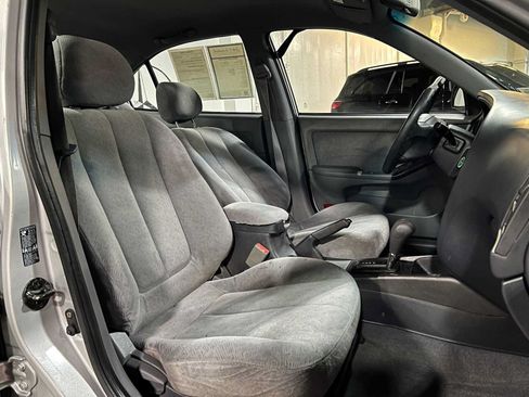 Used 2005 Hyundai Elantra GLS FWD image 12