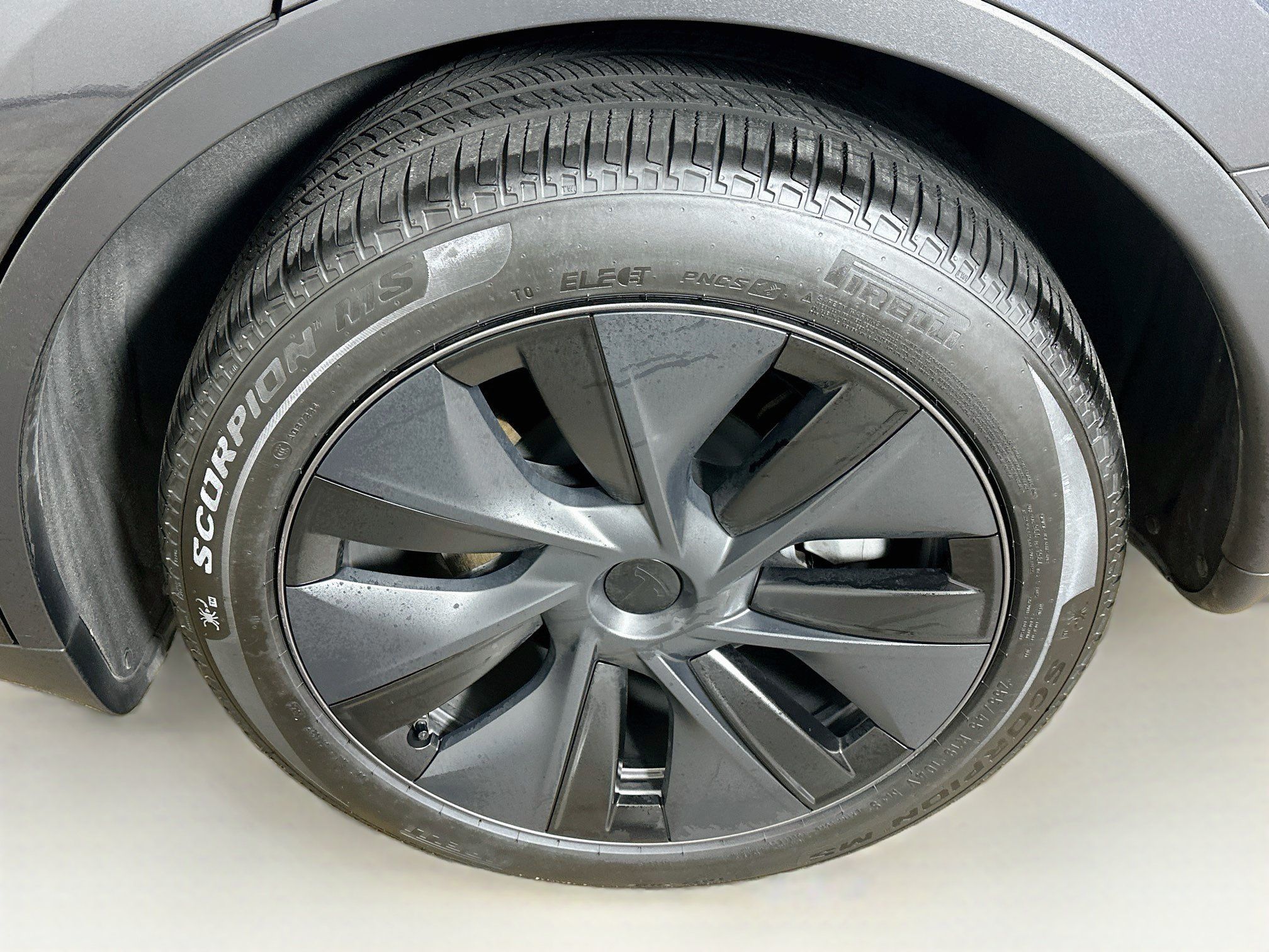 Used 2025 Tesla Model Y Long Range RWD image 11