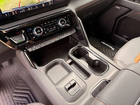 New 2026 GMC Sierra 2500 AT4 w/ AT4 Premium Plus Package AWD/4WD image 27