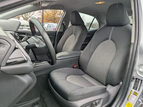 Used 2021 Toyota Camry LE image 22