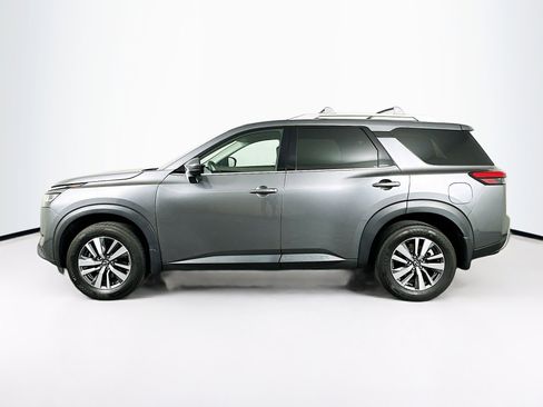 Used 2024 Nissan Pathfinder SL w/ Black Appearance Package AWD/4WD image 4